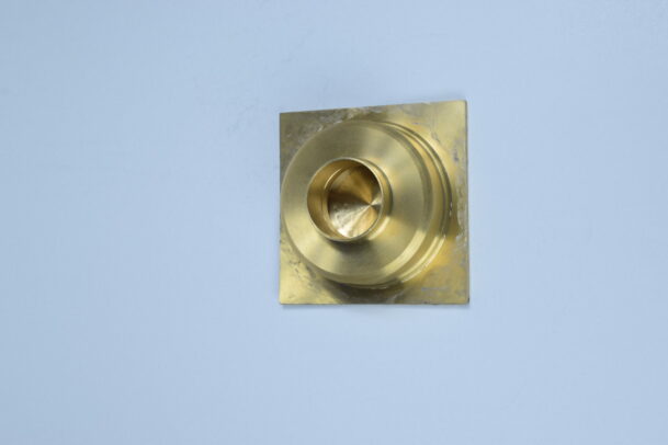 Floor drain 10 cm chiselled in copper (brass)