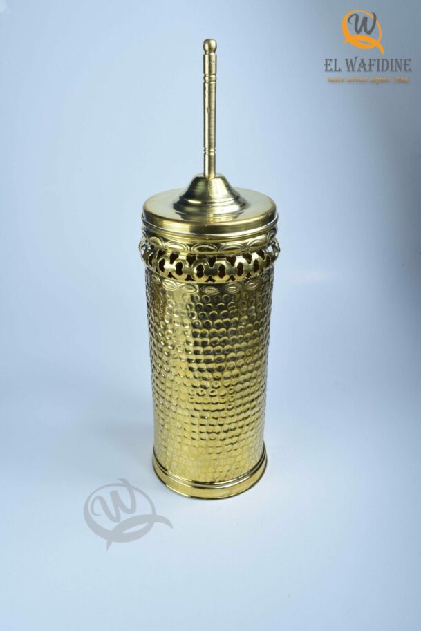 Brush holder in traditional hammered and carved brass