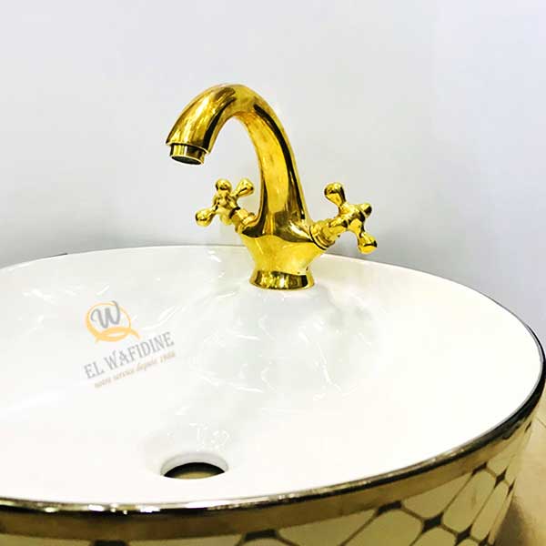 Mélangeur lavabo traditionnel en cuivre jaune lice