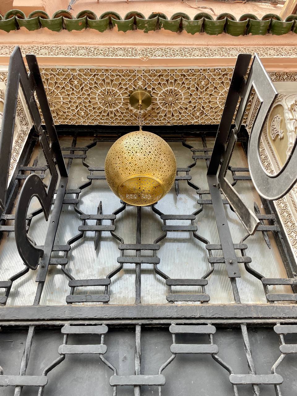 Lustre Marocain en Laiton Fait Main – Design Traditionnel Authentique
